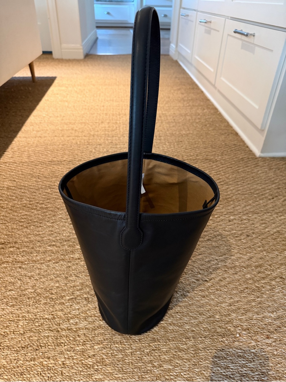 NWOT J.Crew Berkeley Bucket Bag Black Leather - Picture 10 of 14